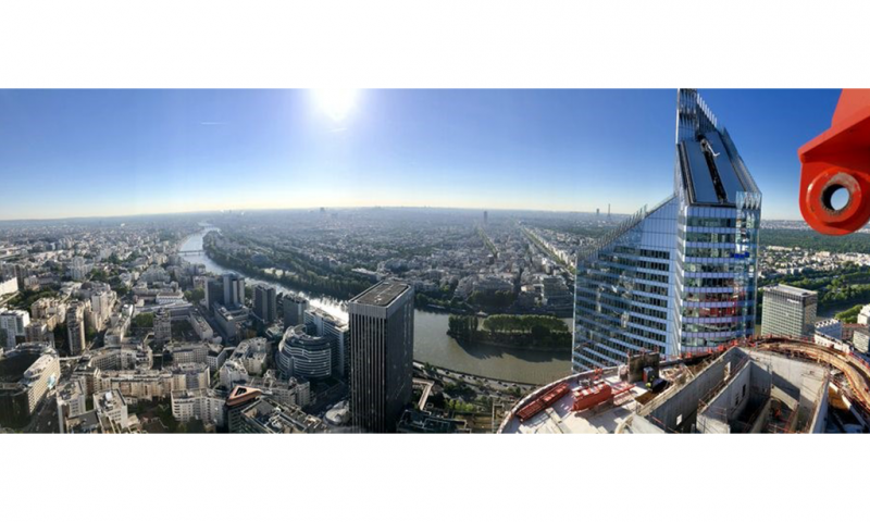 Construction Privée & Linkcity : la Tour Alto est un sacré défi : 38 étages répartis sur 150 mètres ! Sa surface totale atteint 51 000 m², variant de 600 m² en pied de tour et jusqu’à 1 900 m² à sa tête. Un de nos collaborateurs a capturé ce panorama unique depuis son chantier ! Aux côtés d’Alto on peut apercevoir la Tour First, opération également signée Construction Privée, emblématique du quartier d’affaires de Paris La Défense ! // Architecte : IF Architectes - Crédit photo : © Florent Portalier Sa surface totale atteint 51 000 m², variant de 600 m² en pied de tour et jusqu’à 1 900 m² à sa tête. Un de nos collaborateurs a capturé ce panorama unique depuis son chantier ! Aux côtés d’Alto on peut apercevoir la Tour First, opération également signée Construction Privée, emblématique du quartier d’affaires de Paris La Défense ! // Maîtrise d’ouvrage : Linkcity Ile-de-France - Architecte : IF Architectes - Crédit photo : © Florent Portalier