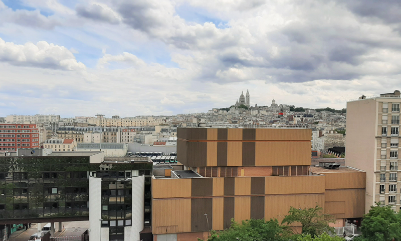 Habitat Social a réalisé 72 logements ainsi qu’une crèche de 66 berceaux dans le 18ème arrondissement. Depuis cette opération on peut également apercevoir le Sacré Cœur !  // Maîtrise d’ouvrage : CDC Habitat - Architecte : ITAR Architectures.